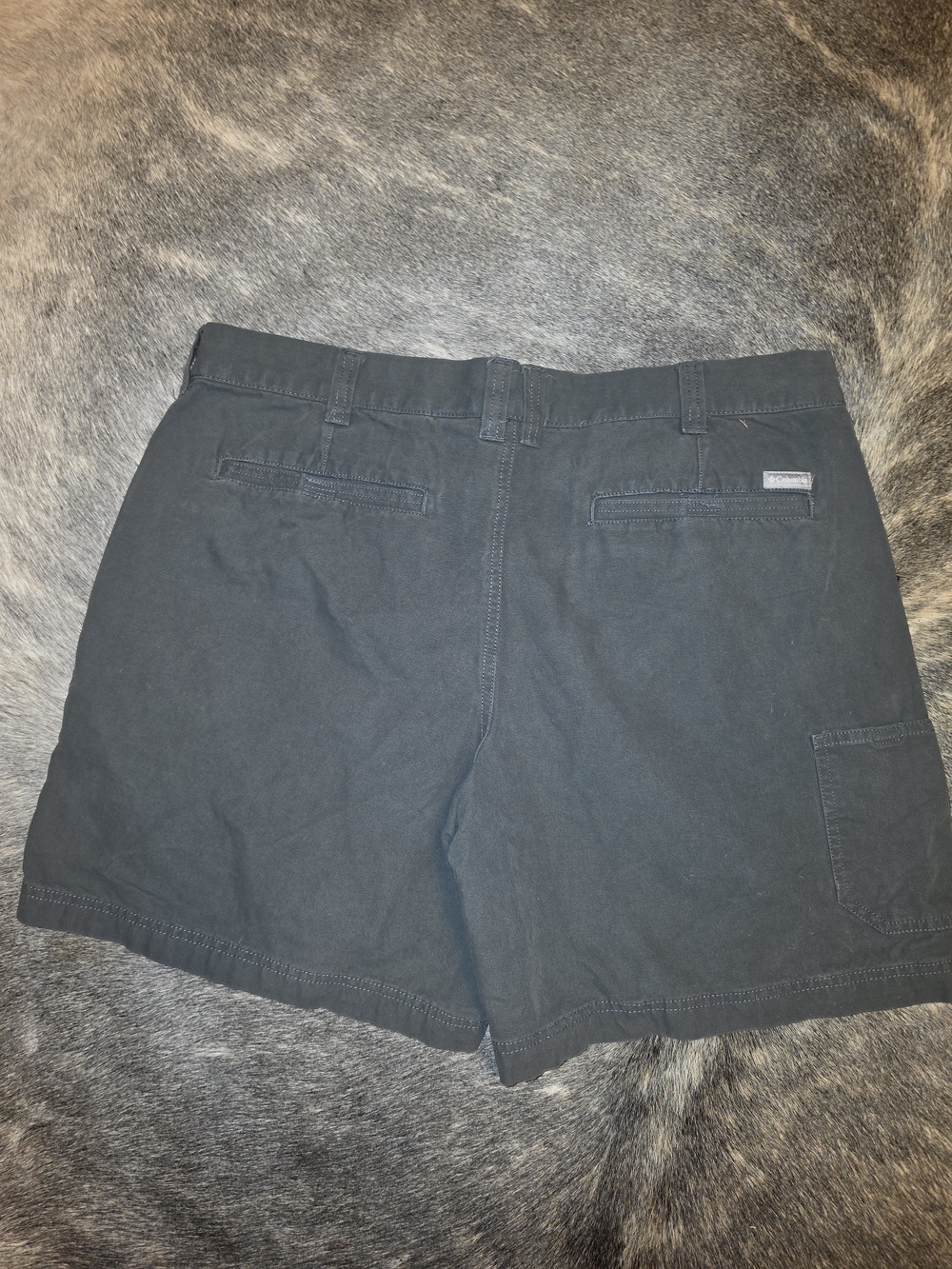 ๐3/$40 Columbia Men's Gray Shorts - Picture 2 of 4